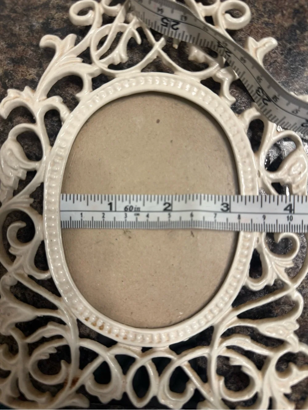 Vintage Cream Ornate Iron Oval Decorative Photo Frame